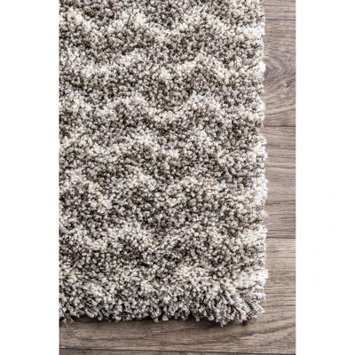 NuLOOM Cuellar Chevron Shaggy Area Rug 4 NuLOOM Cuellar Chevron Shaggy Area Rug - Image 2