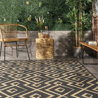 NuLOOM Sammi Geometric Trellis Indoor And Outdoor Patio Area Rug 9 NuLOOM Sammi Geometric Trellis Indoor And Outdoor Patio Area Rug - Image 7