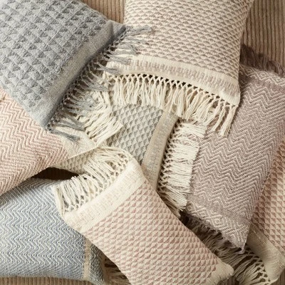 16"x24" Oversized Indoor & Outdoor Vibe By Iker Chevron Lumbar Throw Pillow Cover - Jaipur Living 6 16"x24" Oversized Indoor & Outdoor Vibe By Iker Chevron Lumbar Throw Pillow Cover - Jaipur Living - Image 4