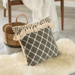 DEERLUX 16" Handwoven Cotton Throw Pillow Cover With Ogee Pattern And Tasseled Top 15 DEERLUX 16" Handwoven Cotton Throw Pillow Cover With Ogee Pattern And Tasseled Top -Safavieh Store GUEST bbacb55b 3bc5 43f6 a169 fdda306df93a