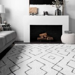 Hand Tufted Beaulah Shaggy Area Rug - NuLOOM -Safavieh Store GUEST cd5dce67 b237 4479 aa37 c601a456bcb0