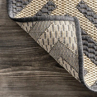 NuLOOM Jayne Geometric Diamond Indoor/Outdoor Area Rug 8 NuLOOM Jayne Geometric Diamond Indoor/Outdoor Area Rug - Image 6